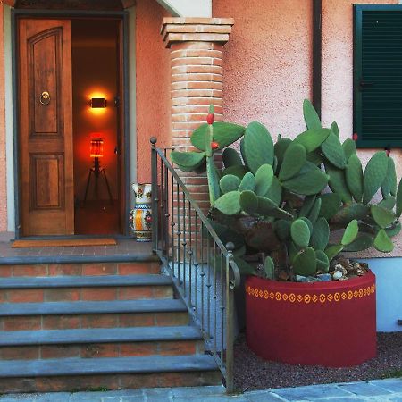La Casa Di Mario Villa Massa  Exterior photo